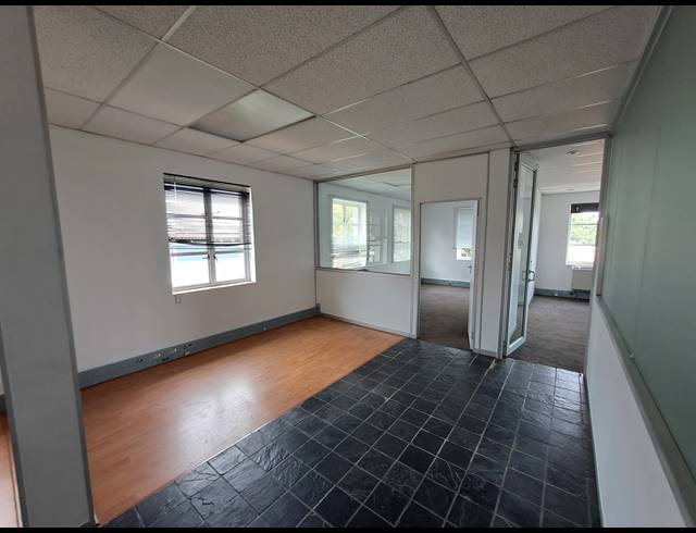 190M² OFFICE TO LET IN HYDE PARK